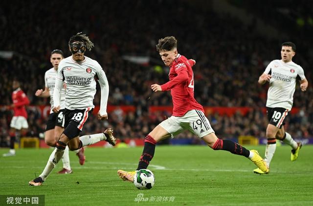 更成为他们 更成为他们